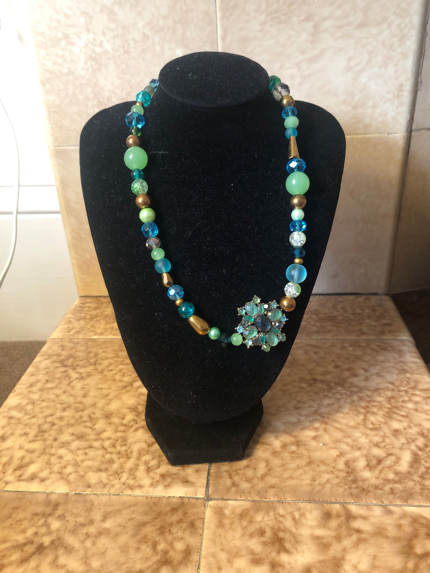 Sea foam gems necklace